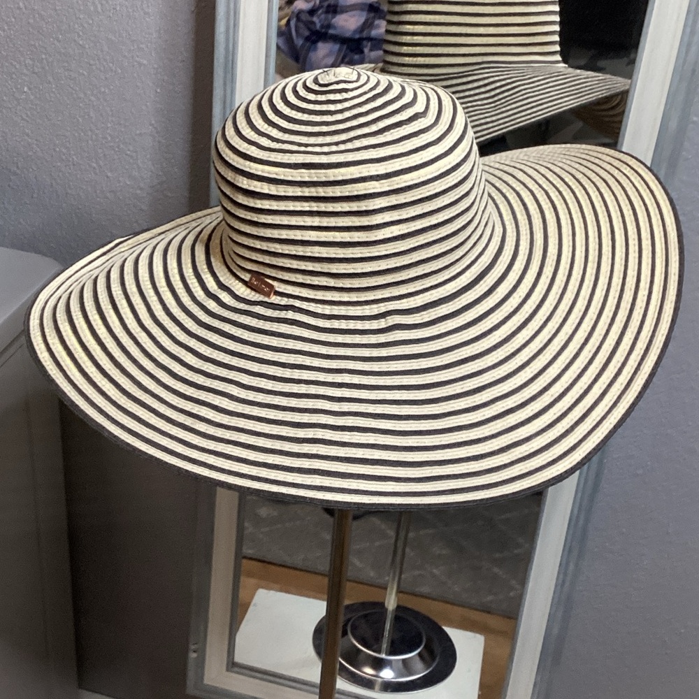 Betmar Striped Black & Beige 5” Wide Brim Hat